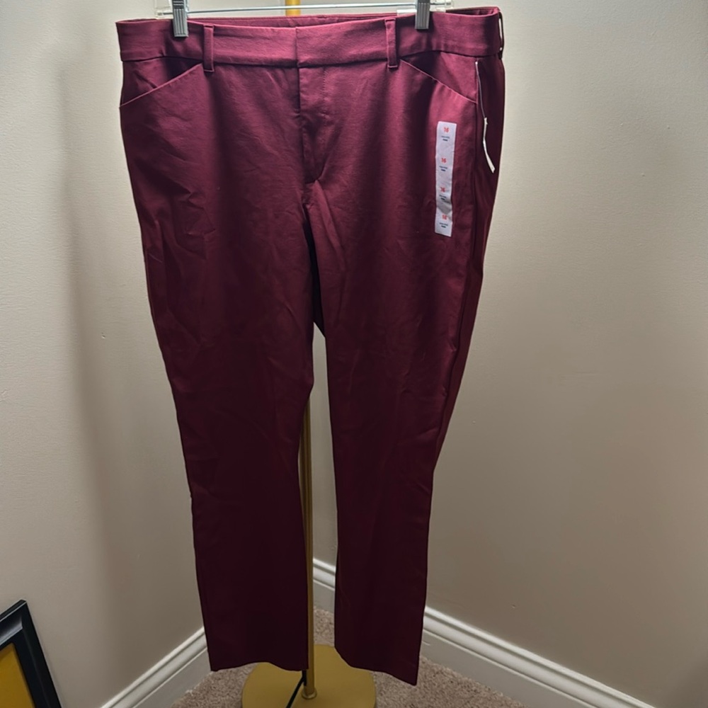 Women’s NWT, Old Navy high-rise pixie size 16 pant